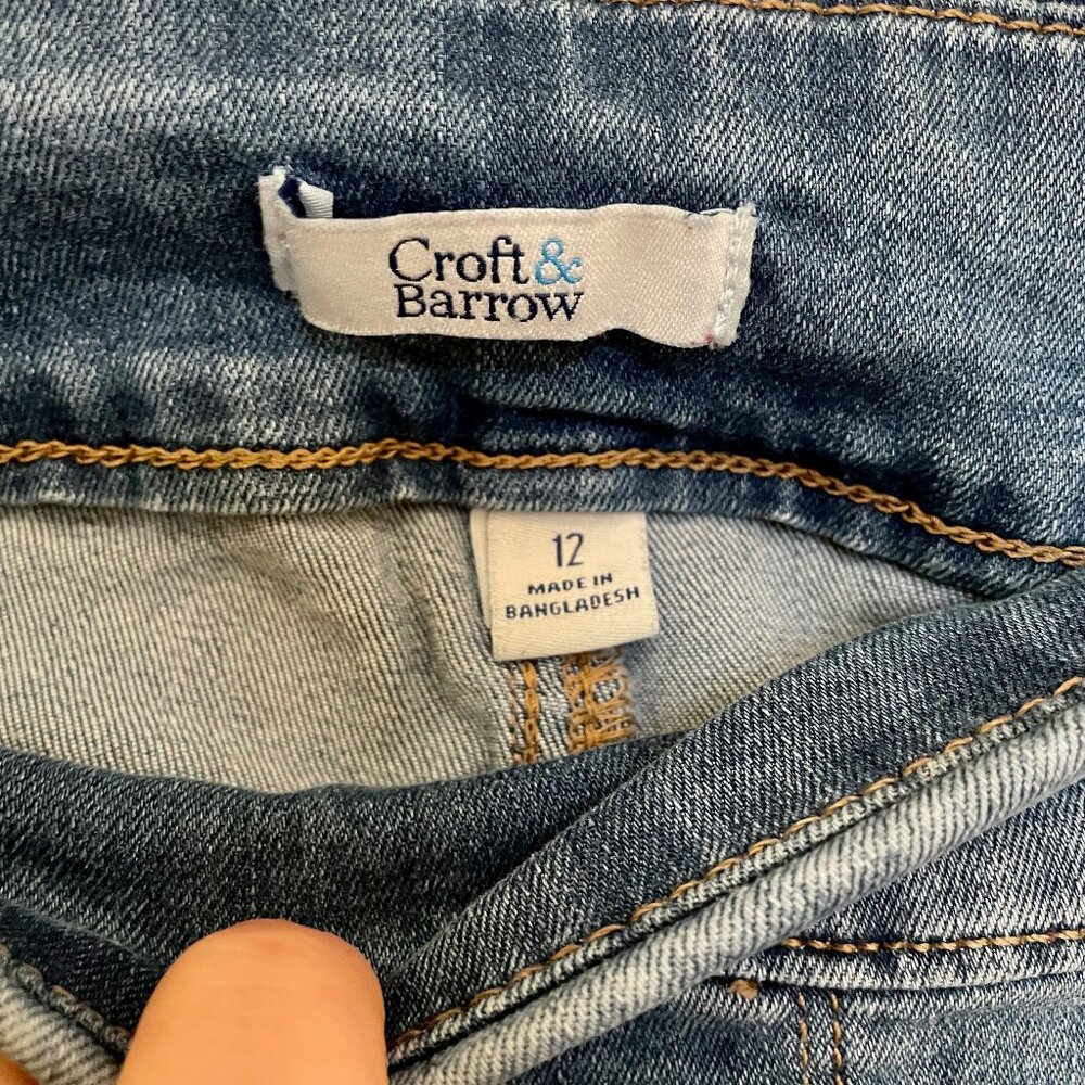 EUC Croft & Barrow Pull-On Cropped Capri Medium Wash Elastic Waist Jeans - Picture 4 of 5
